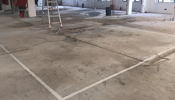 上海徐匯漕河涇國際孵化中心辦公室裝修施工現(xiàn)場工地